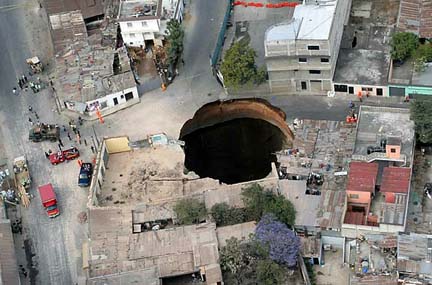 Largest Sinkholes on Open Pit Diamond Mine In Kimberley   It Is The Largest Hole Excavated