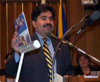 http://democrats.assembly.ca.gov/members/a69/enewsletter/images/200712-Photo001.jpg